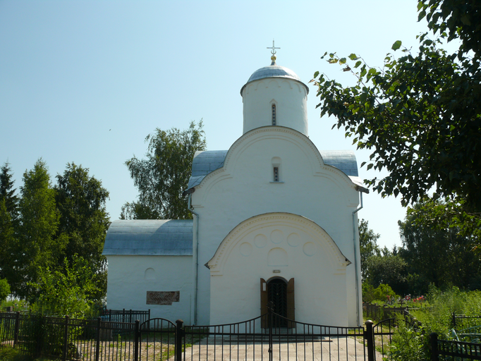 церковь Успения Пресвятой Богородицы в Волотове)